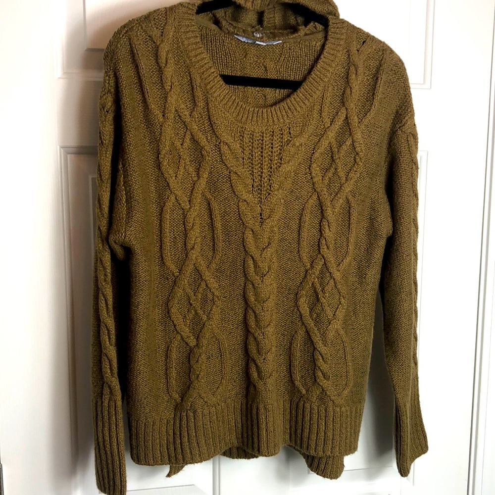 NWT Cableknit Sweater